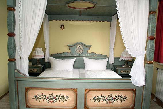 Hotel Bayerischer Hof Rehlings Weissensberg Phòng bức ảnh